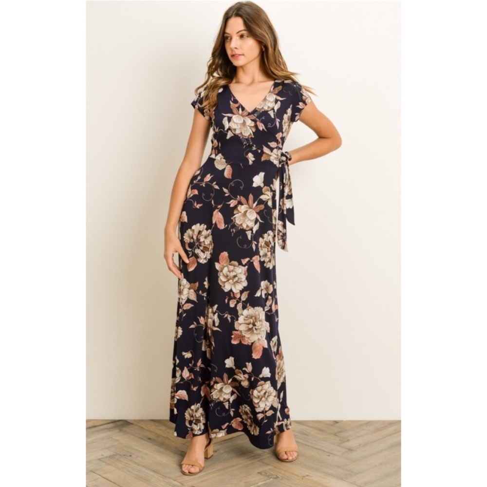 Gilli Stitch Fix Navy Floral Wrap Knit Maxi Dress